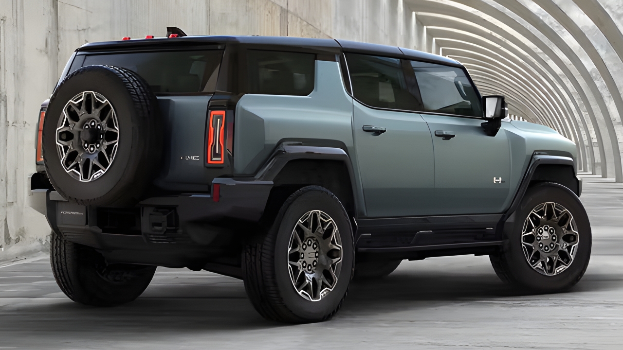 2026 GMC Hummer EV SUV Unleashes 1,000 HP With Extreme Off-Road Dominance